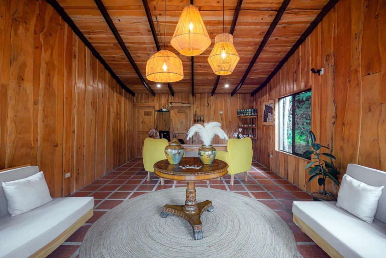 Hotel & Spa Escondite De La Montana Sabana Redonda ภายนอก รูปภาพ