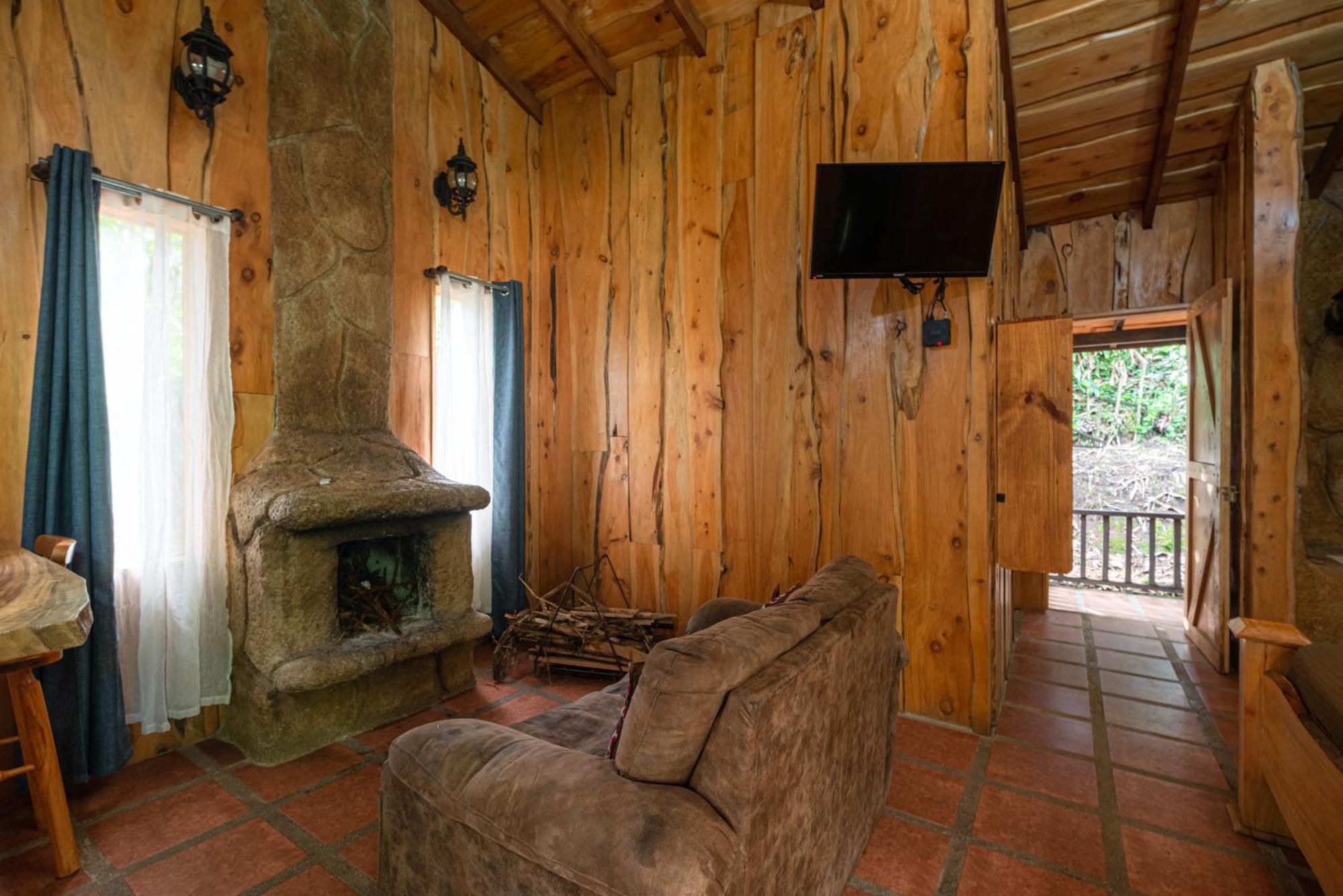 Hotel & Spa Escondite De La Montana Sabana Redonda ภายนอก รูปภาพ