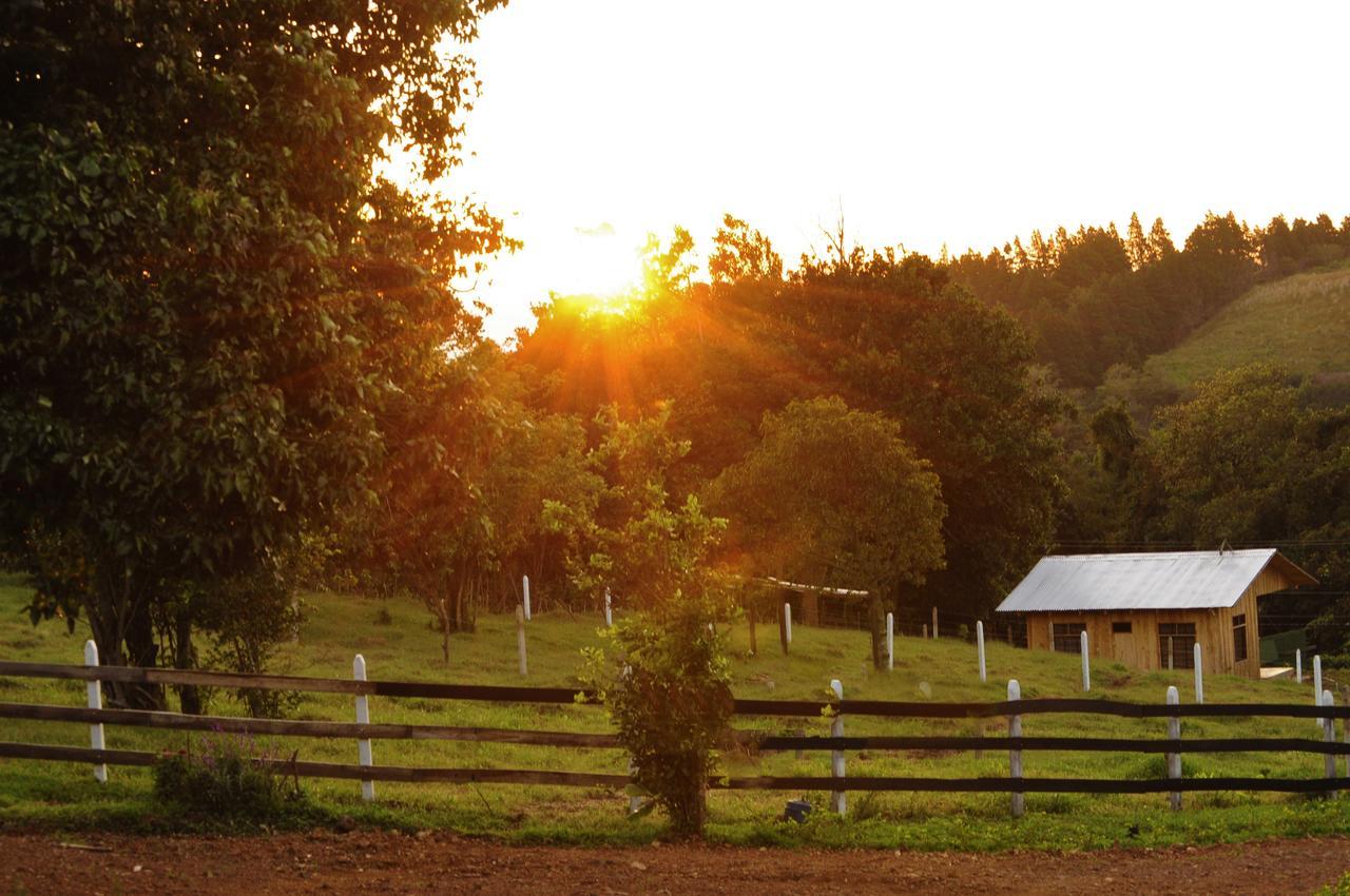 Hotel & Spa Escondite De La Montana Sabana Redonda ภายนอก รูปภาพ